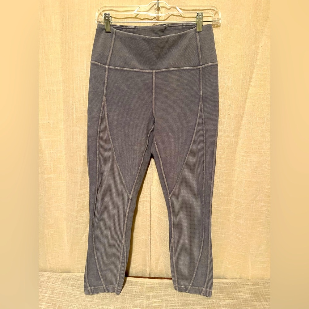 Lululemon Athletica Wunder Under hr crop rib leggings great condition